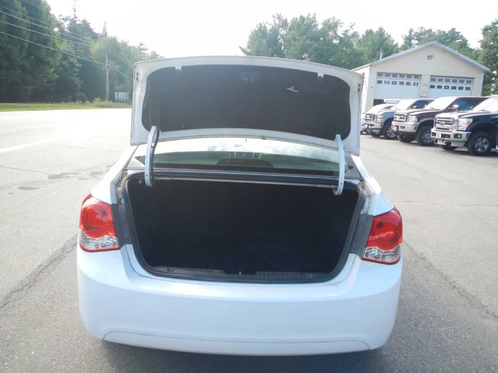 Photo 37 of this CHEVROLET CRUZE