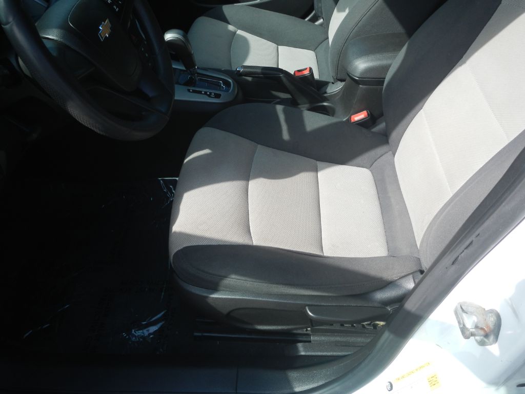 Photo 49 of this CHEVROLET CRUZE
