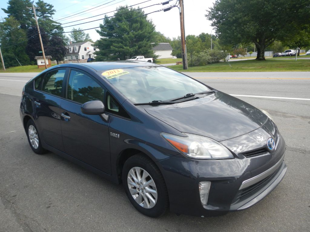 Photo 2 of this TOYOTA PRIUS PLUG-IN