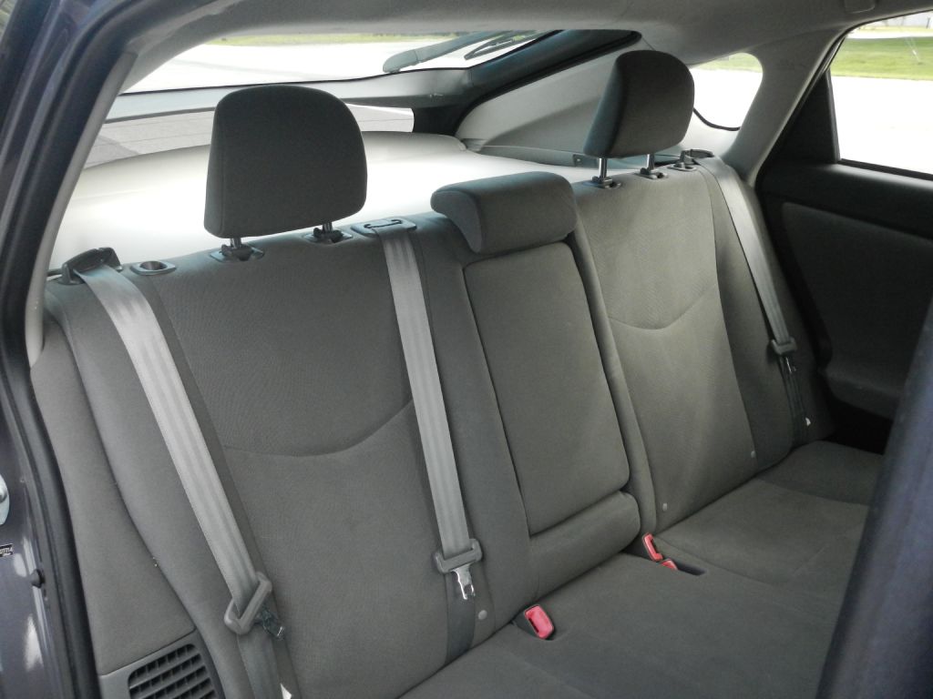 Photo 5 of this TOYOTA PRIUS PLUG-IN
