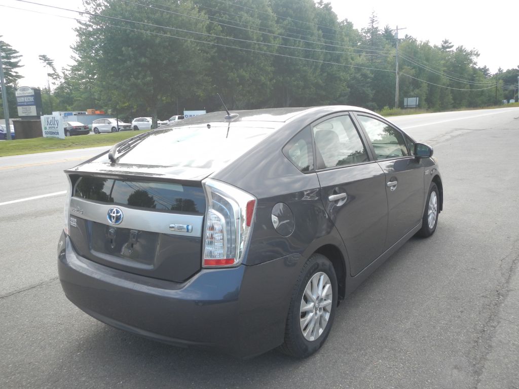 Photo 6 of this TOYOTA PRIUS PLUG-IN