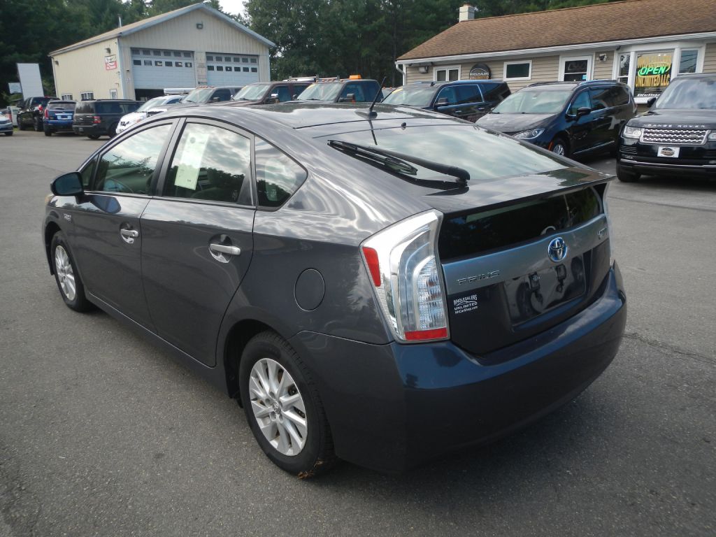 Photo 7 of this TOYOTA PRIUS PLUG-IN