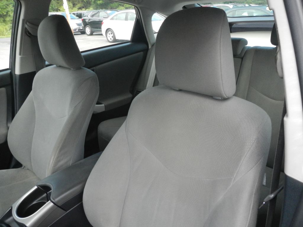 Photo 10 of this TOYOTA PRIUS PLUG-IN