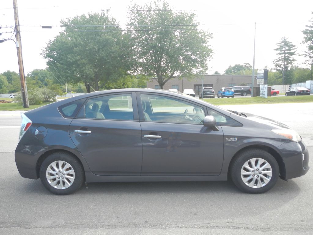 Photo 14 of this TOYOTA PRIUS PLUG-IN