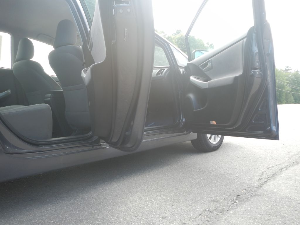 Photo 17 of this TOYOTA PRIUS PLUG-IN