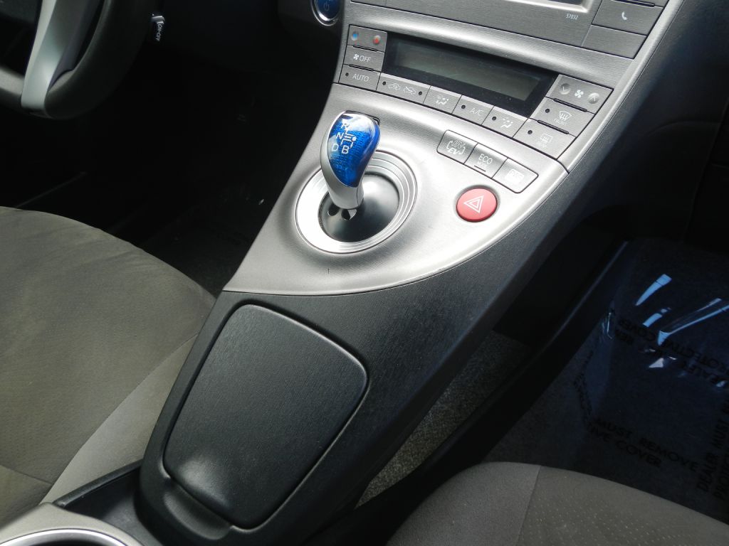 Photo 24 of this TOYOTA PRIUS PLUG-IN