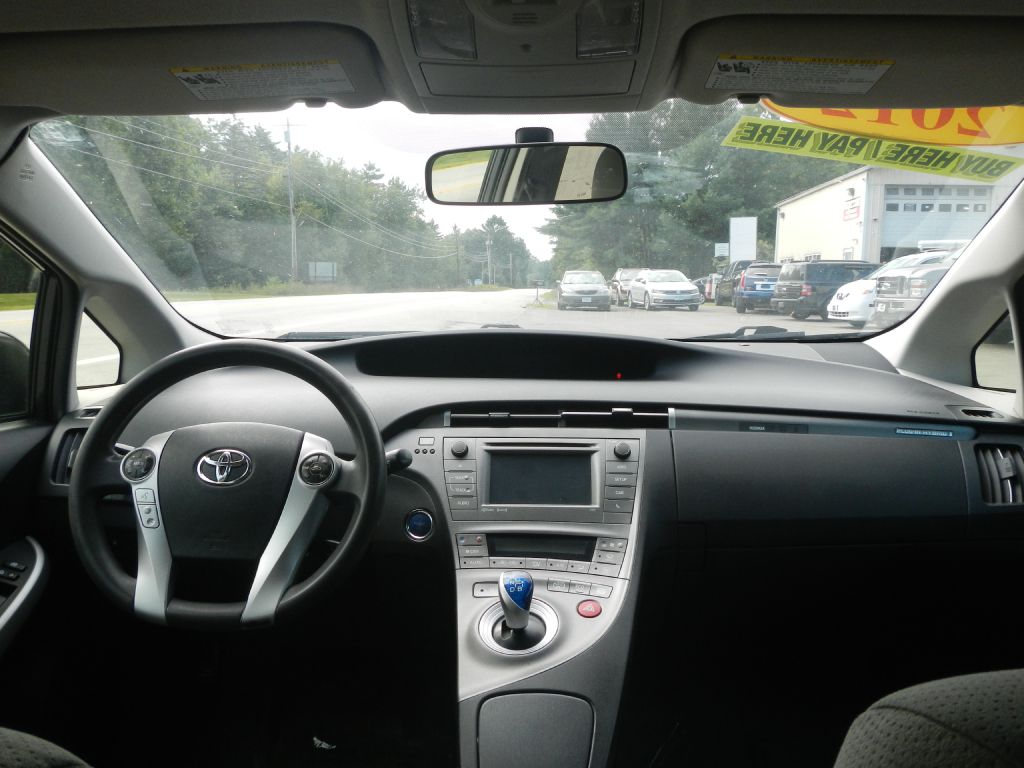 Photo 29 of this TOYOTA PRIUS PLUG-IN