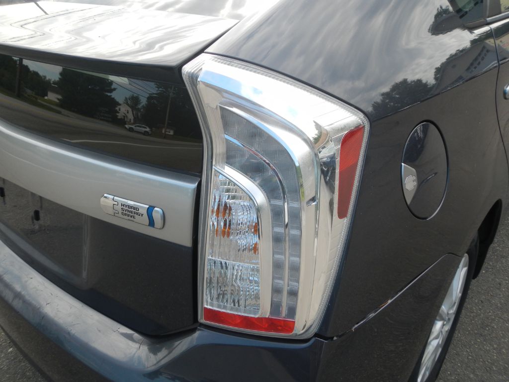Photo 30 of this TOYOTA PRIUS PLUG-IN