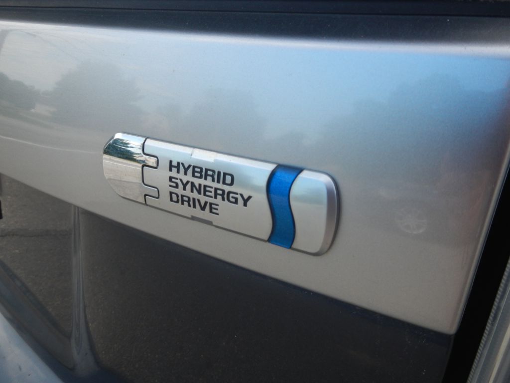 Photo 32 of this TOYOTA PRIUS PLUG-IN