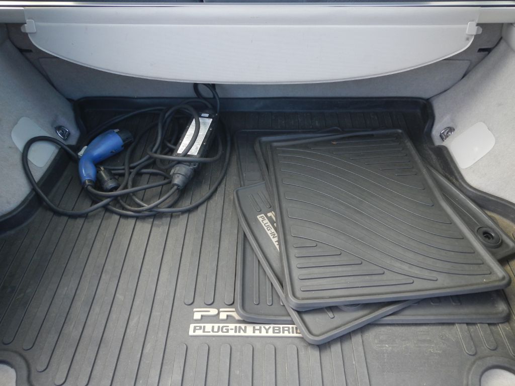 Photo 36 of this TOYOTA PRIUS PLUG-IN