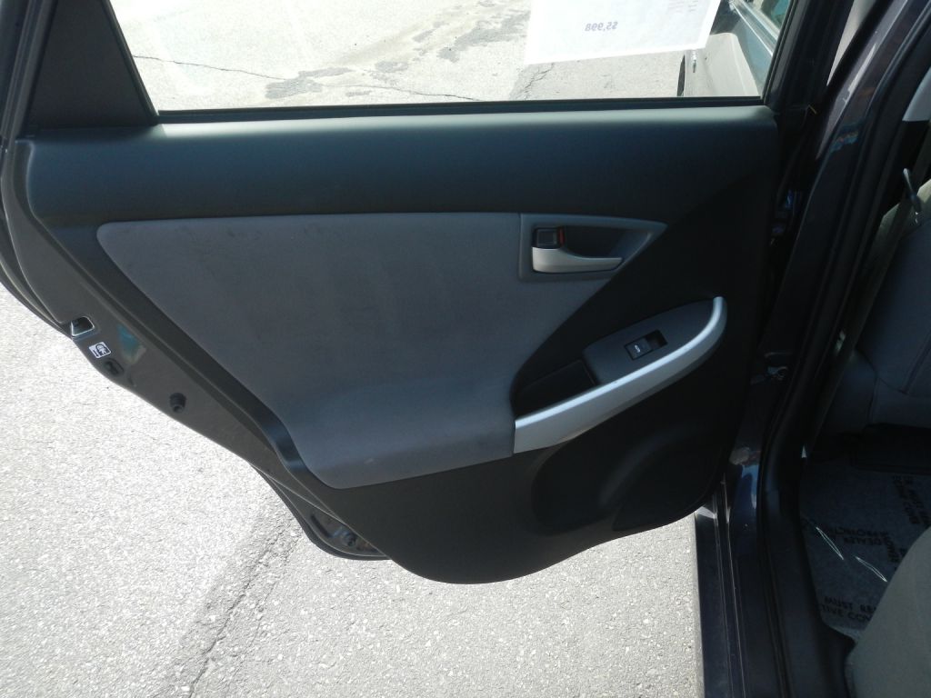 Photo 43 of this TOYOTA PRIUS PLUG-IN