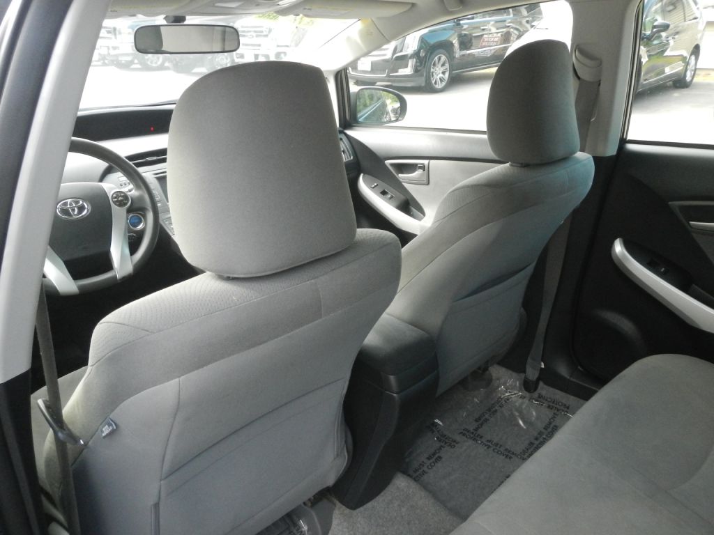 Photo 46 of this TOYOTA PRIUS PLUG-IN