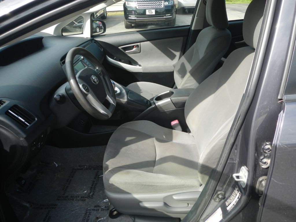 Photo 50 of this TOYOTA PRIUS PLUG-IN