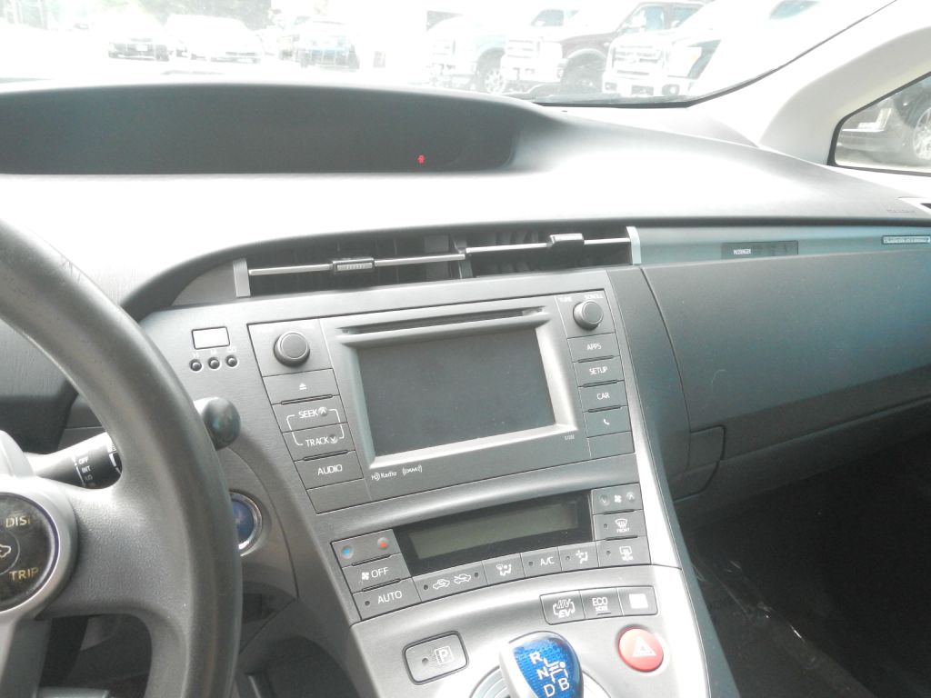 Photo 52 of this TOYOTA PRIUS PLUG-IN