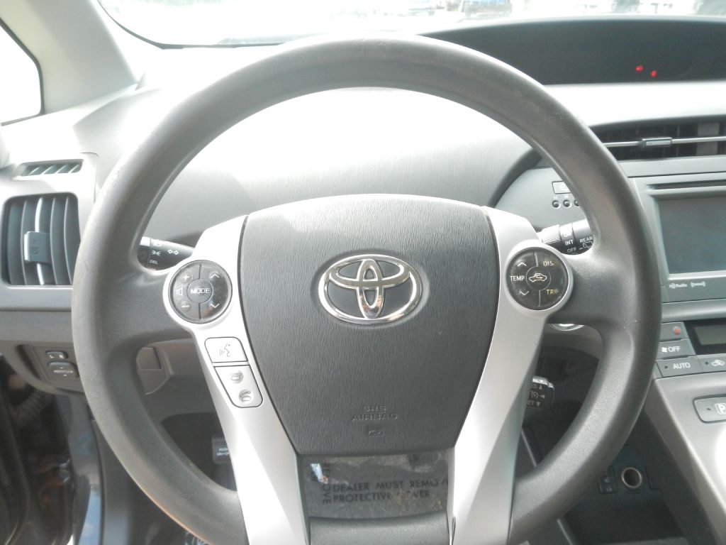 Photo 55 of this TOYOTA PRIUS PLUG-IN