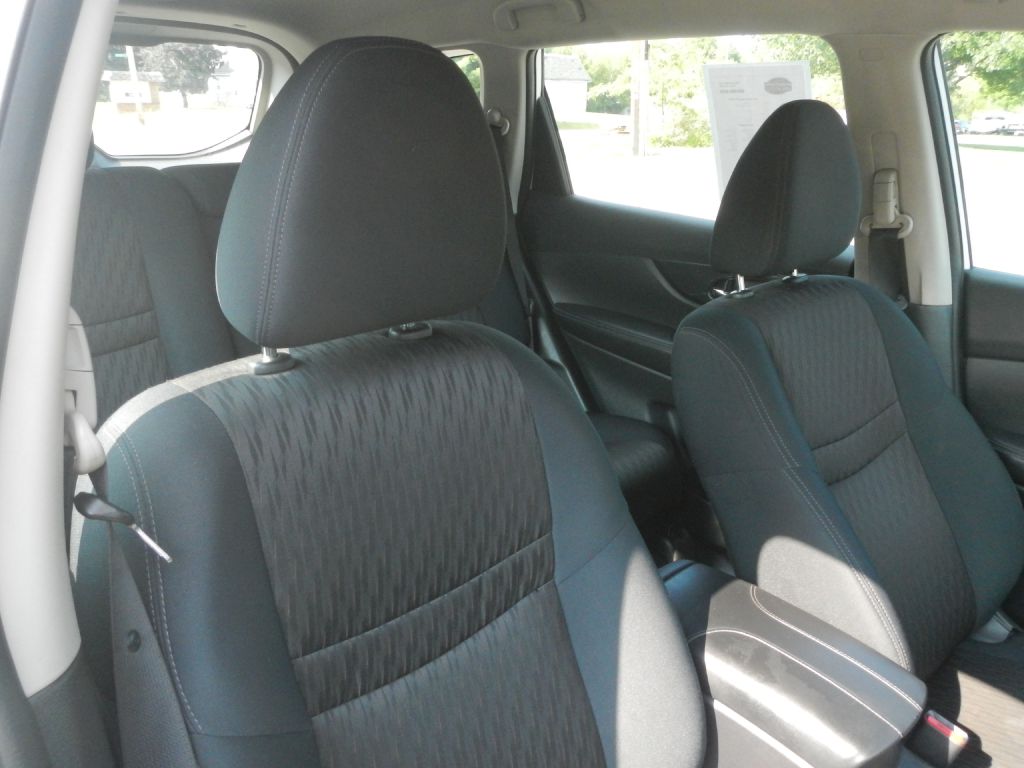 Photo 3 of this NISSAN ROGUE