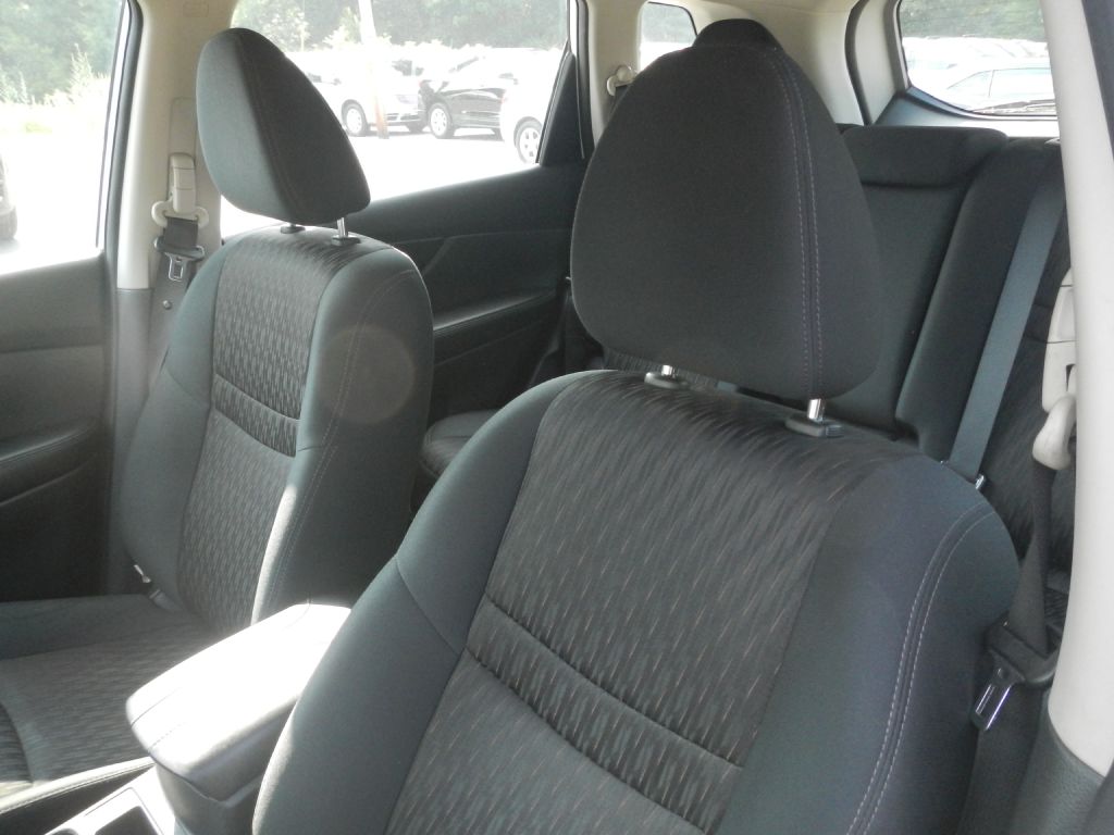 Photo 9 of this NISSAN ROGUE