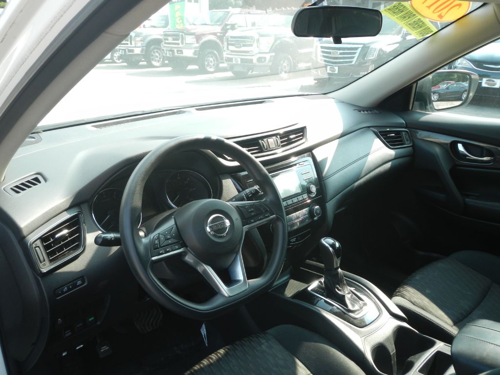 Photo 10 of this NISSAN ROGUE
