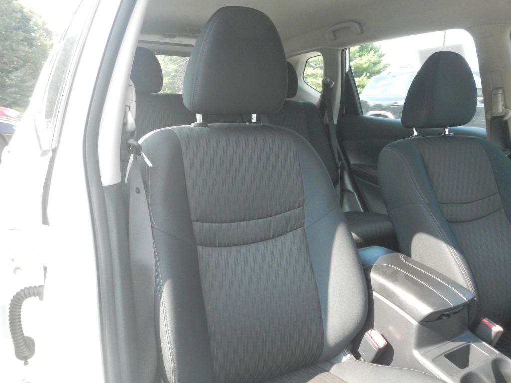 Photo 19 of this NISSAN ROGUE