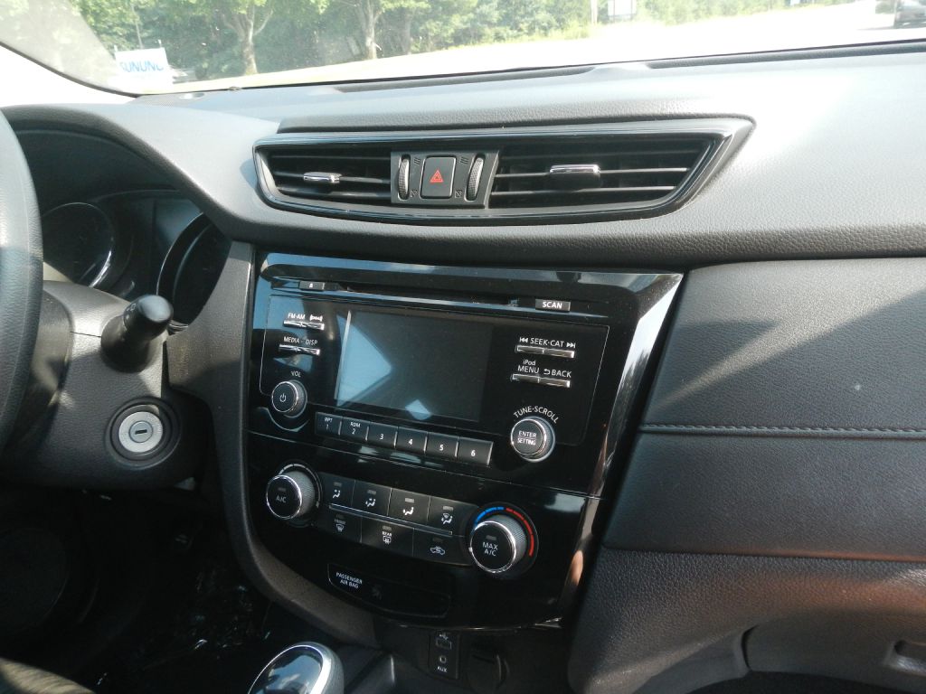 Photo 22 of this NISSAN ROGUE