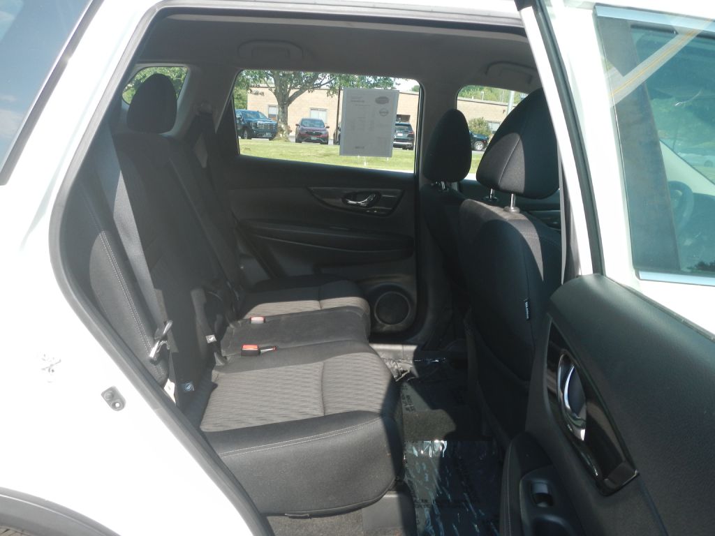Photo 25 of this NISSAN ROGUE