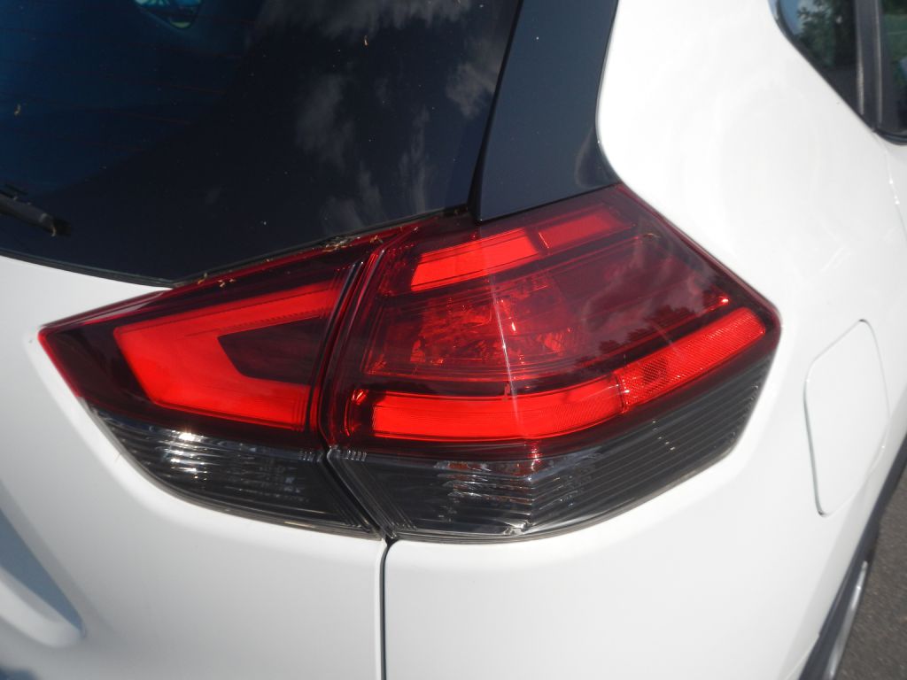 Photo 30 of this NISSAN ROGUE