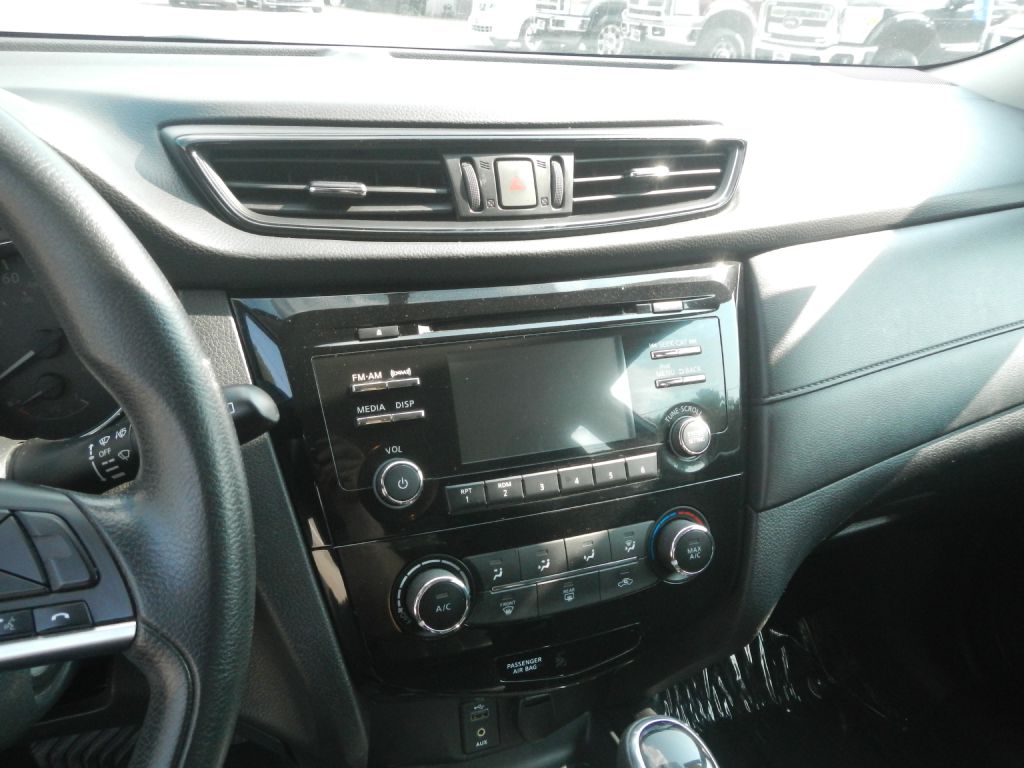 Photo 52 of this NISSAN ROGUE