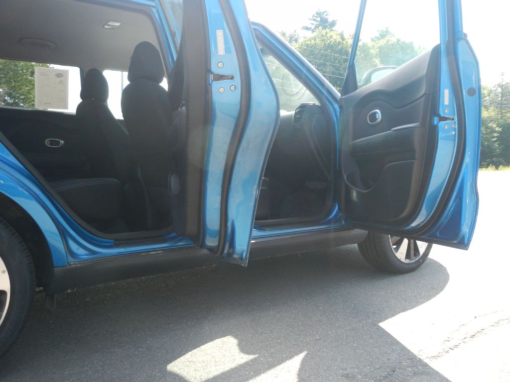 Photo 17 of this KIA SOUL