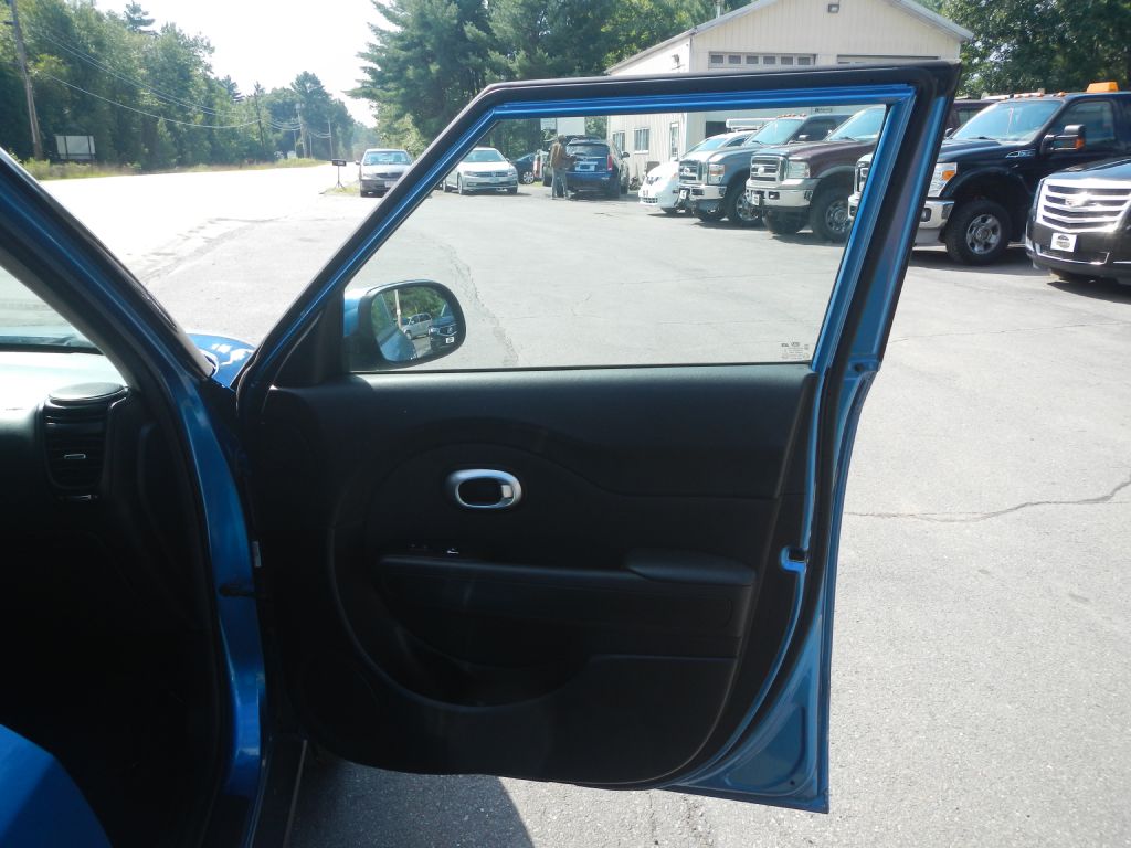 Photo 18 of this KIA SOUL