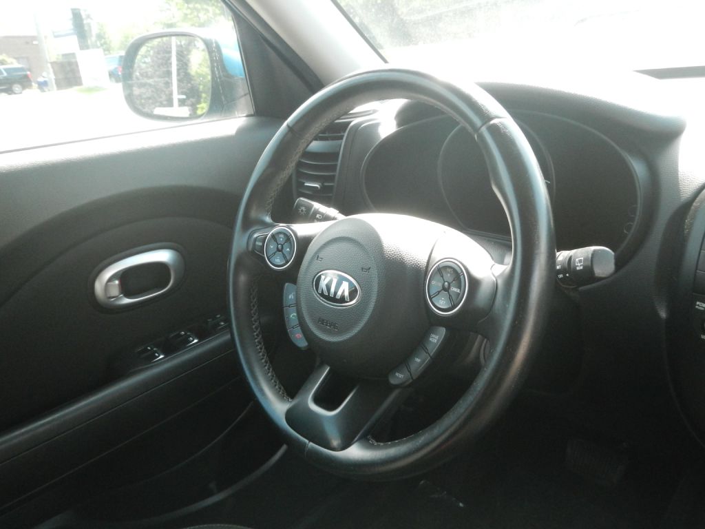 Photo 21 of this KIA SOUL
