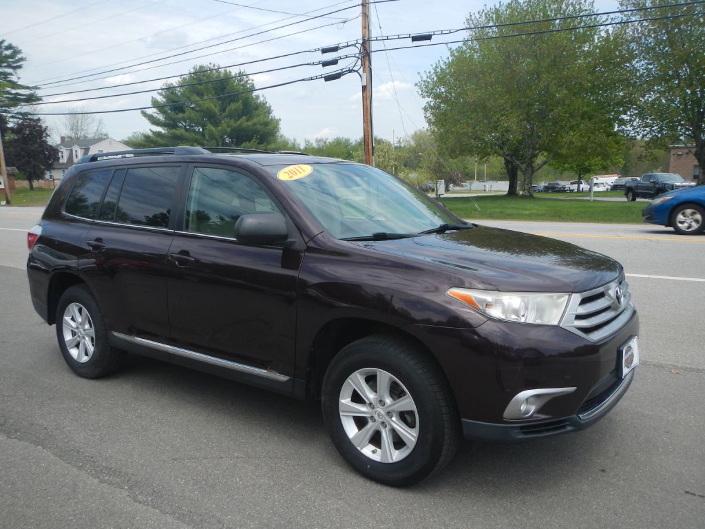 Photo 2 of this TOYOTA HIGHLANDER AWD