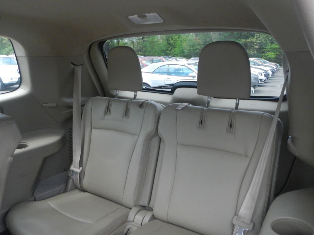 Photo 10 of this TOYOTA HIGHLANDER AWD