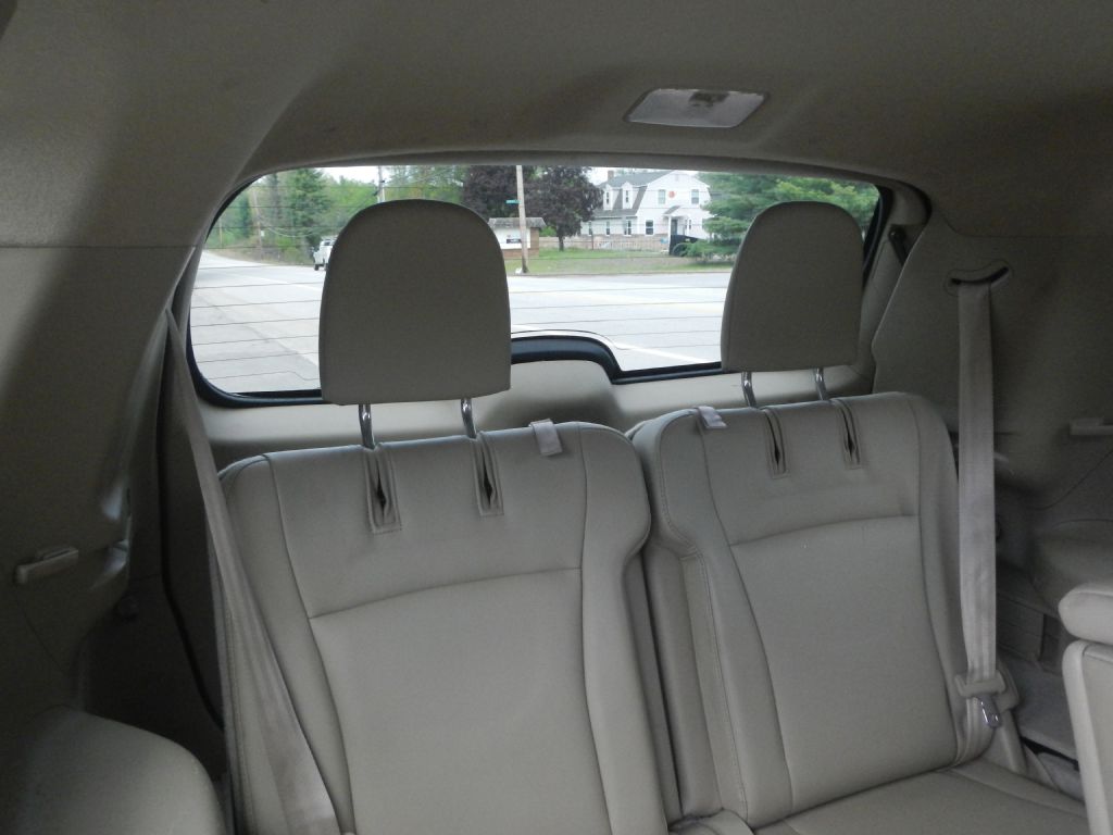 Photo 30 of this TOYOTA HIGHLANDER AWD