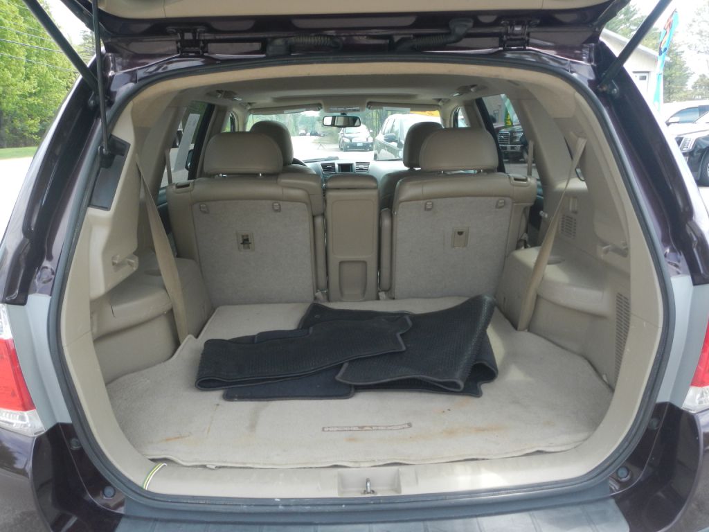 Photo 36 of this TOYOTA HIGHLANDER AWD