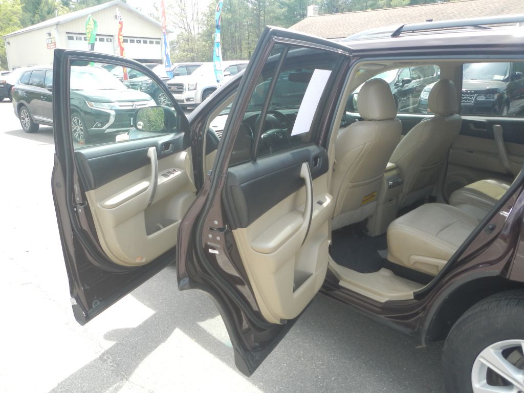 Photo 40 of this TOYOTA HIGHLANDER AWD