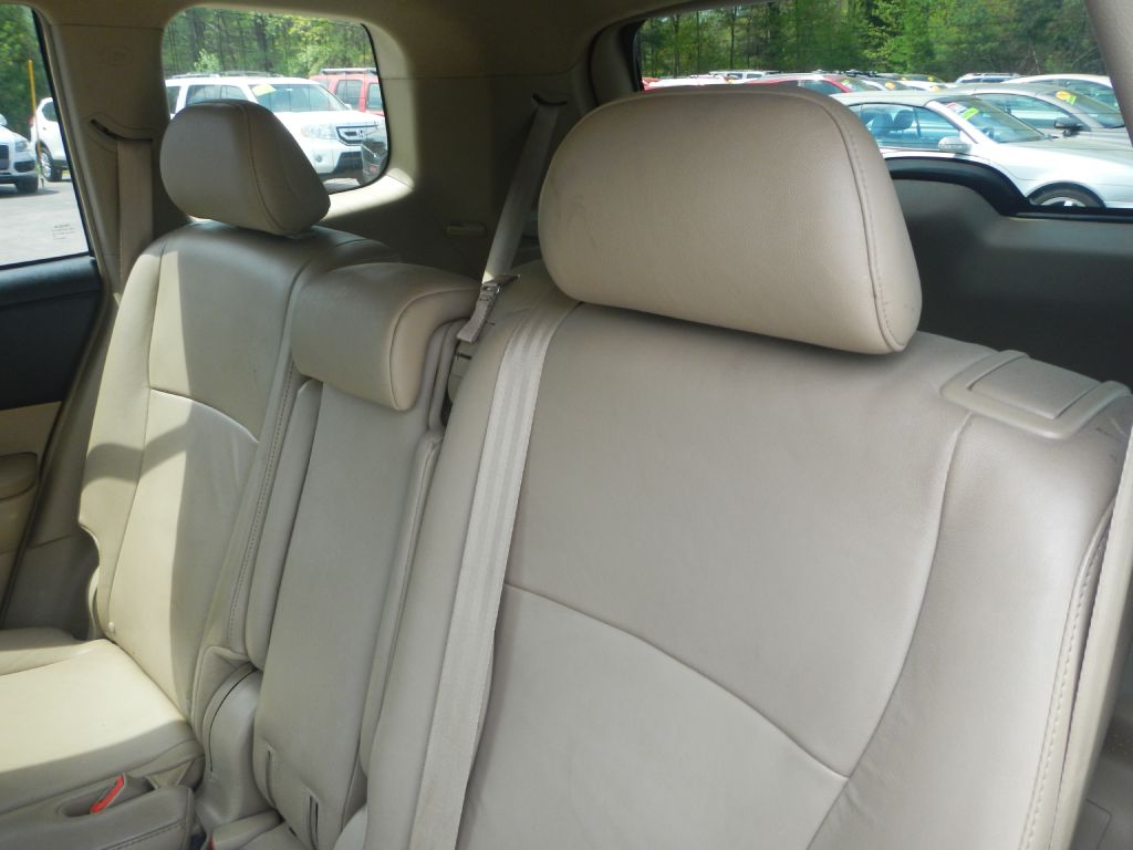 Photo 43 of this TOYOTA HIGHLANDER AWD