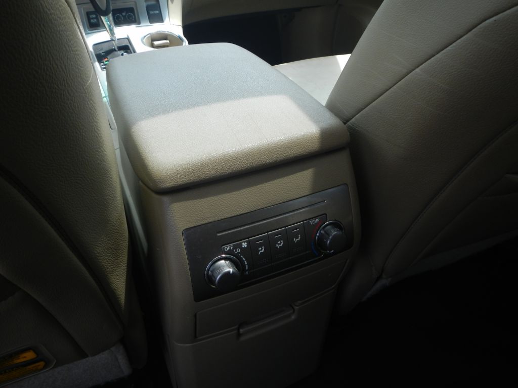 Photo 45 of this TOYOTA HIGHLANDER AWD