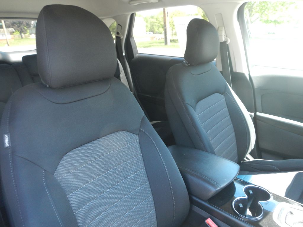 Photo 3 of this FORD EDGE AWD