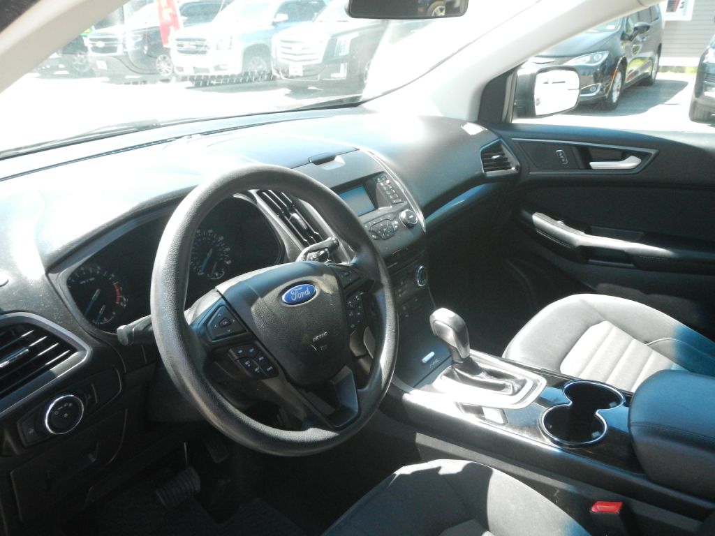 Photo 10 of this FORD EDGE AWD