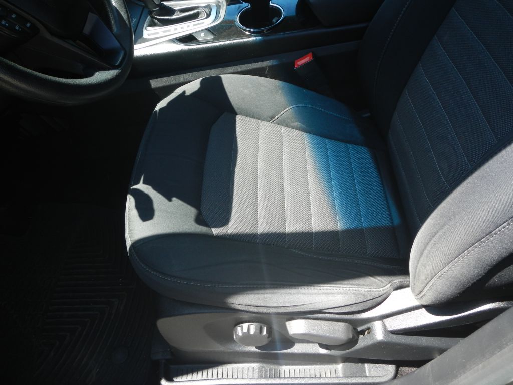 Photo 19 of this FORD EDGE AWD