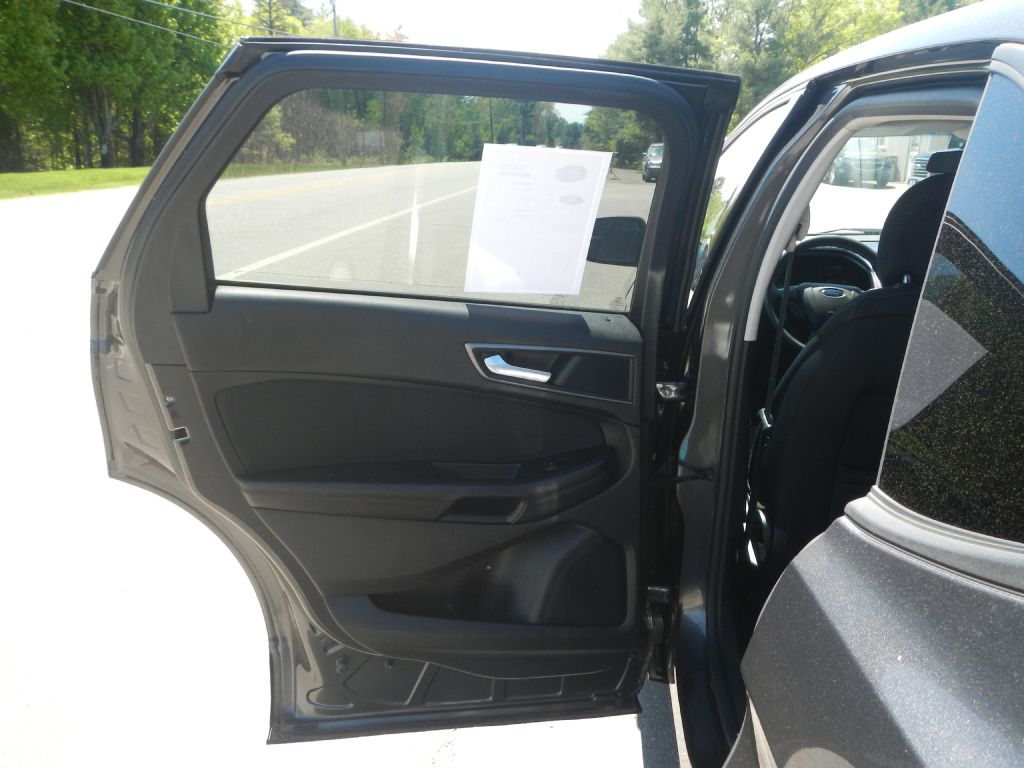 Photo 25 of this FORD EDGE AWD