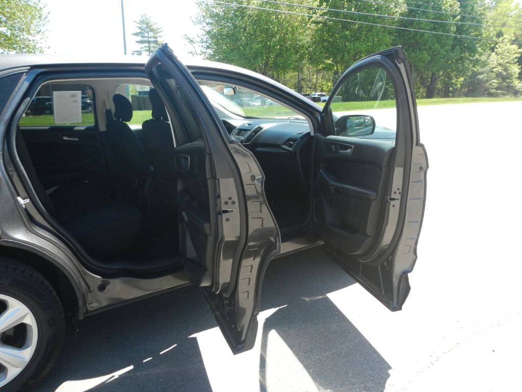 Photo 40 of this FORD EDGE AWD