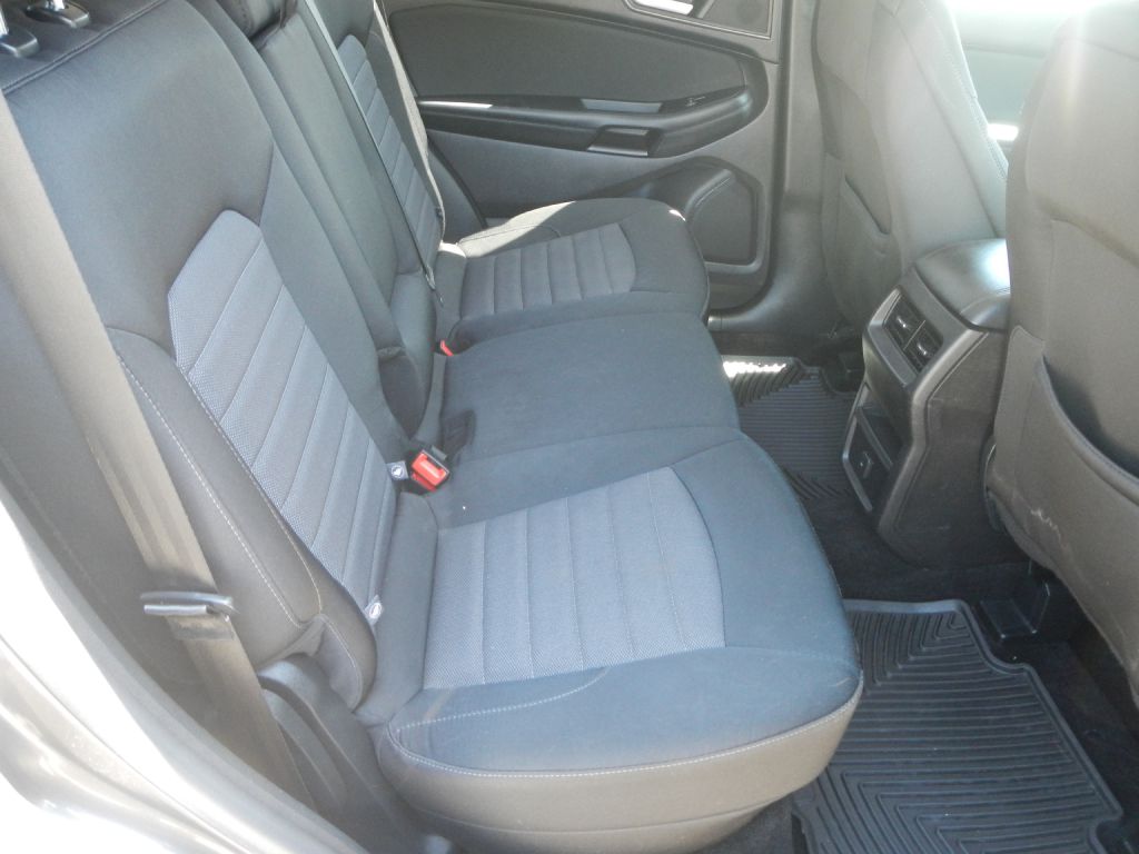 Photo 42 of this FORD EDGE AWD