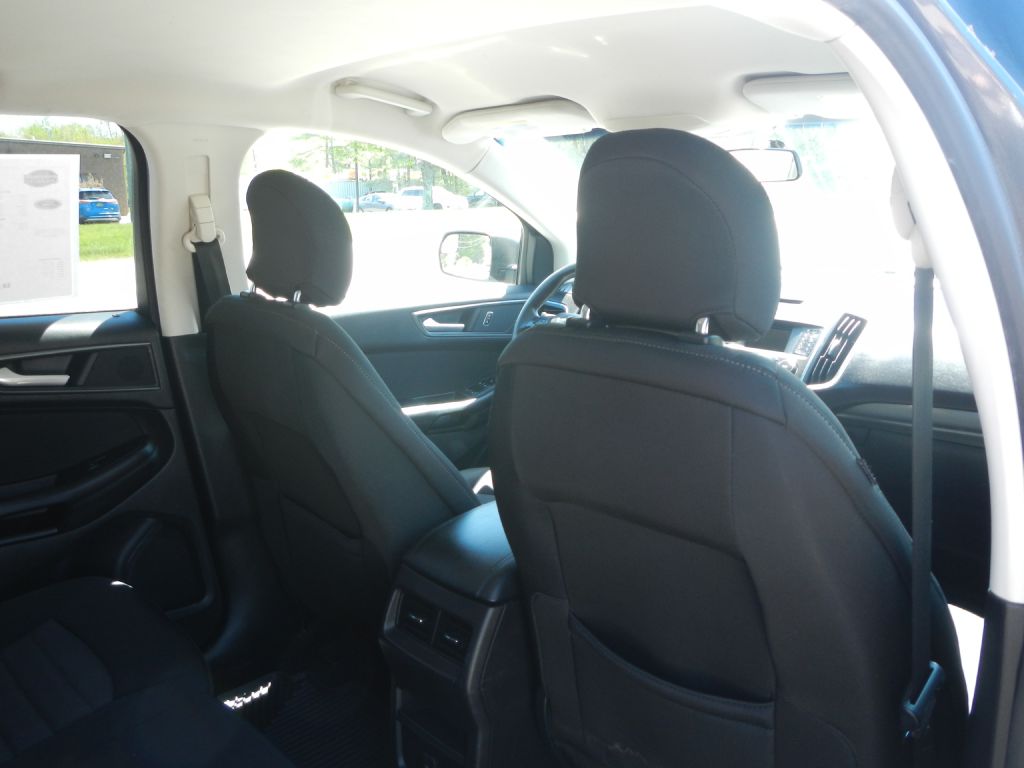 Photo 44 of this FORD EDGE AWD