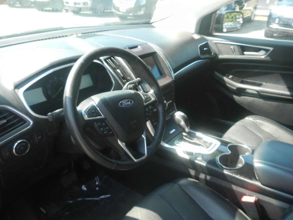 Photo 9 of this FORD EDGE AWD