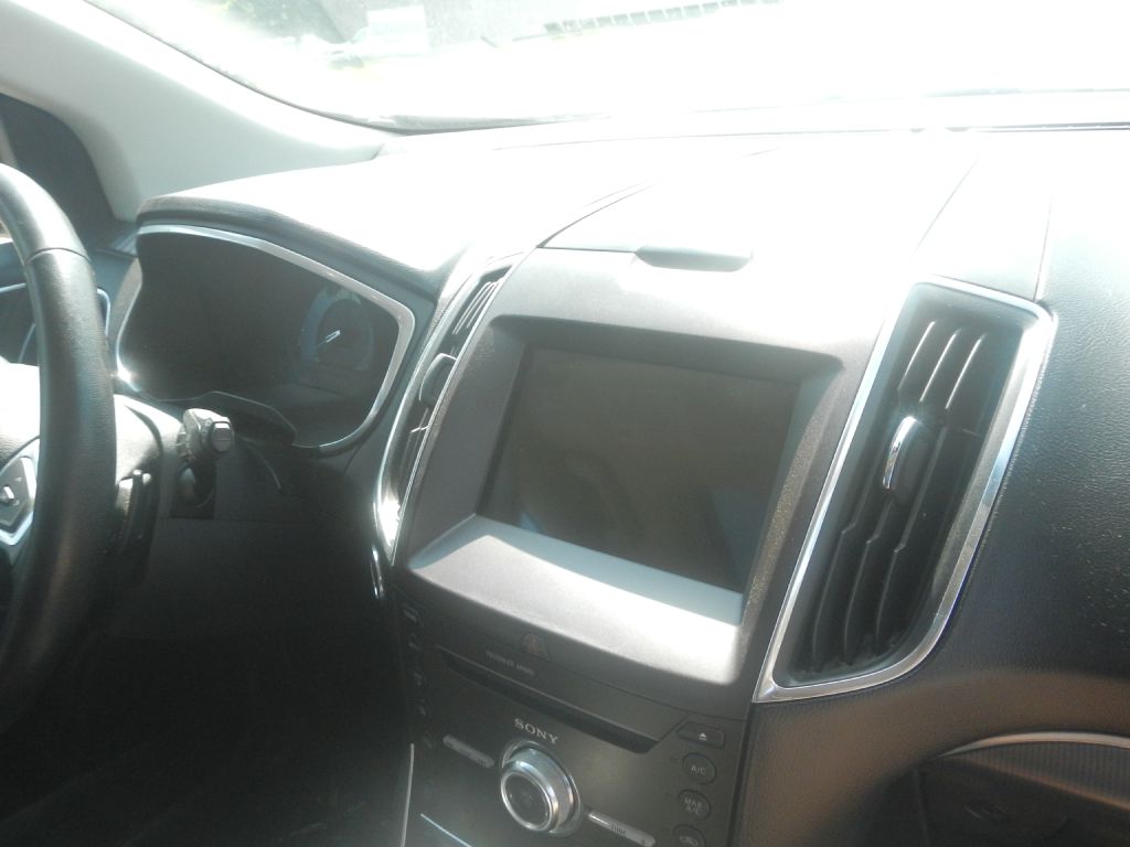 Photo 17 of this FORD EDGE AWD