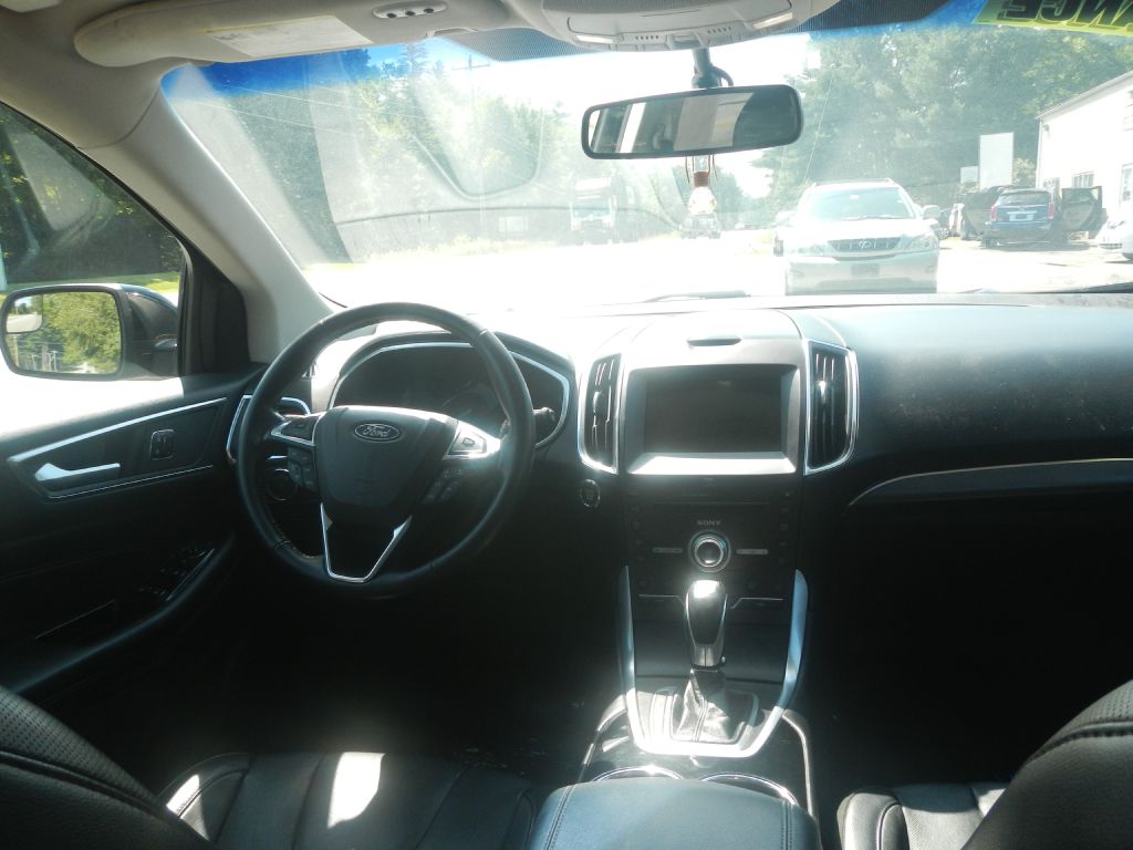Photo 24 of this FORD EDGE AWD