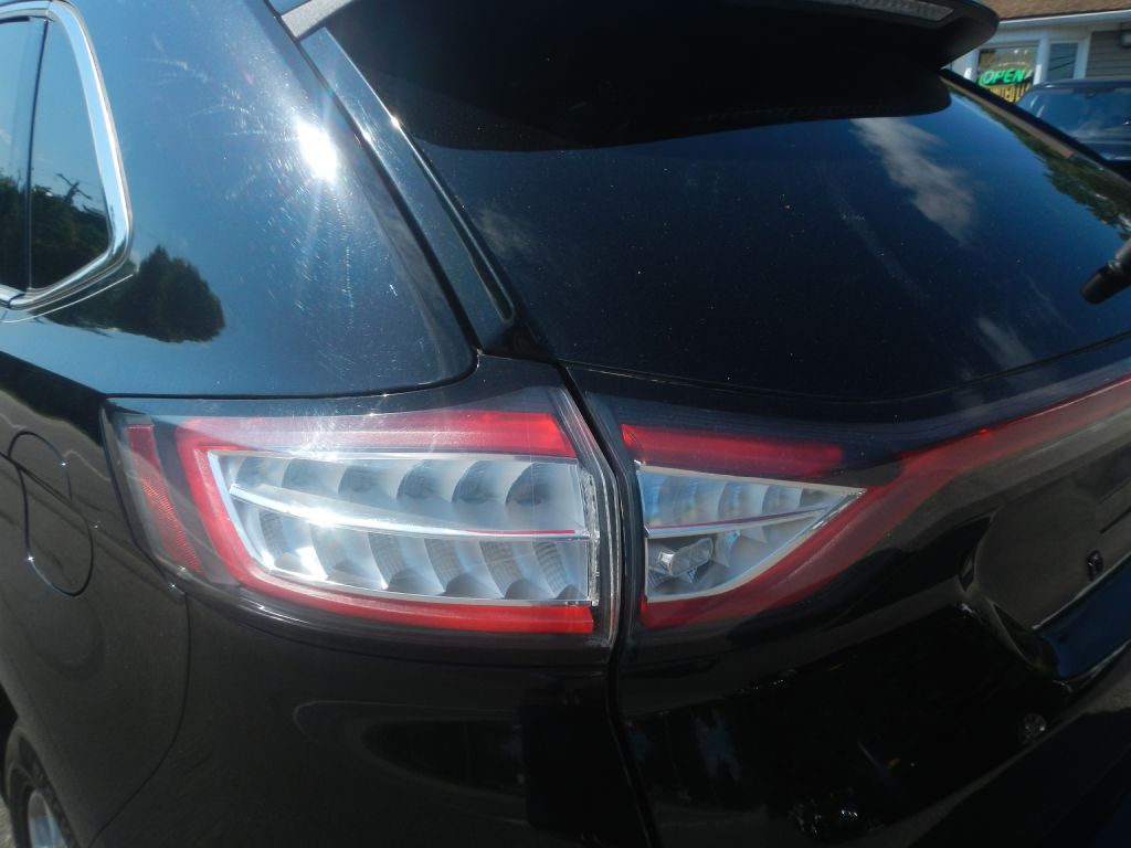 Photo 27 of this FORD EDGE AWD