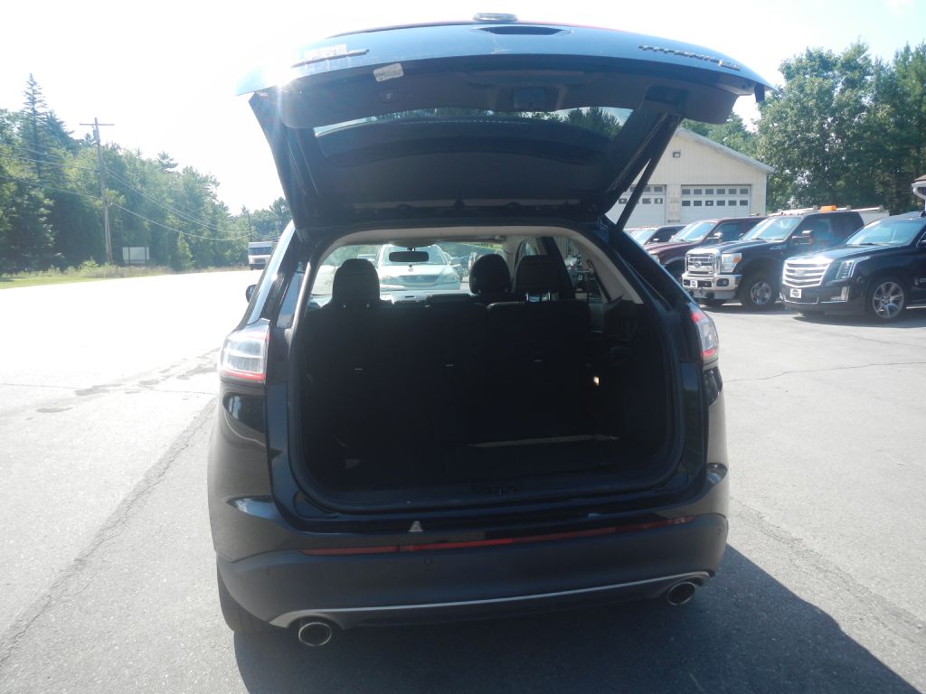 Photo 30 of this FORD EDGE AWD