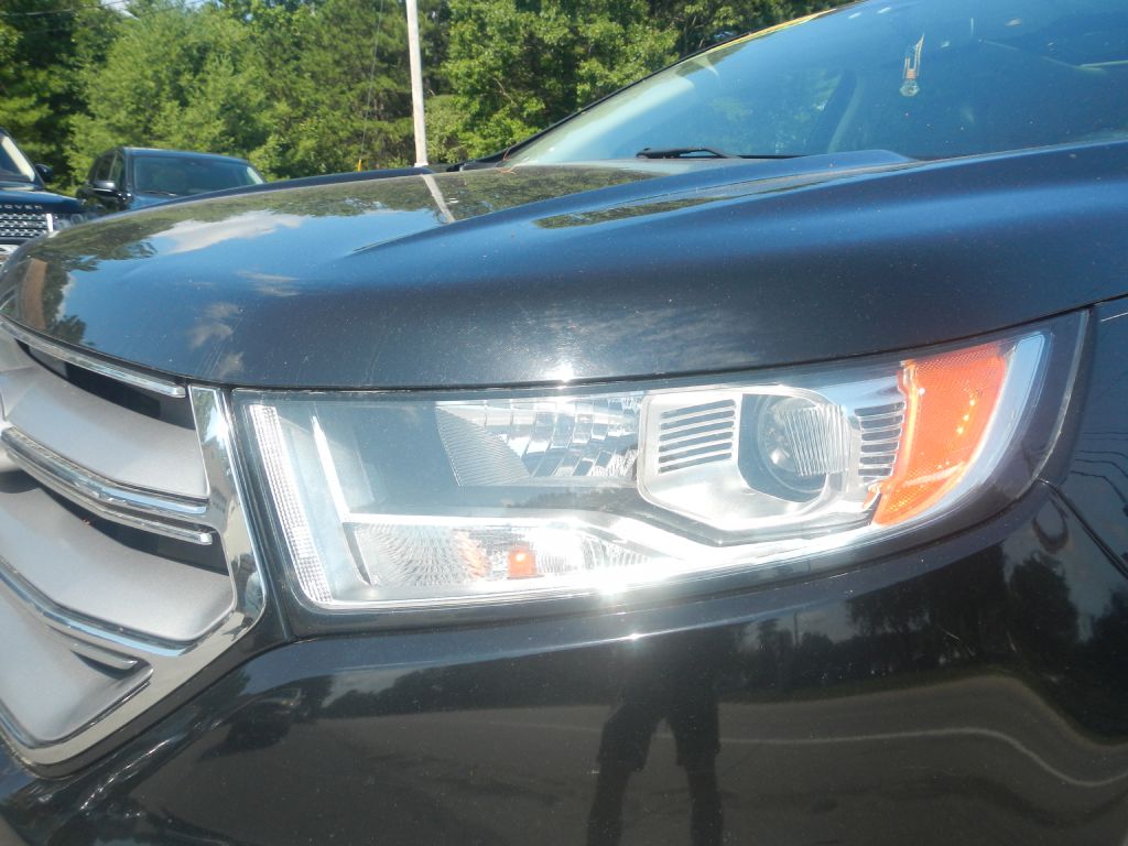 Photo 33 of this FORD EDGE AWD